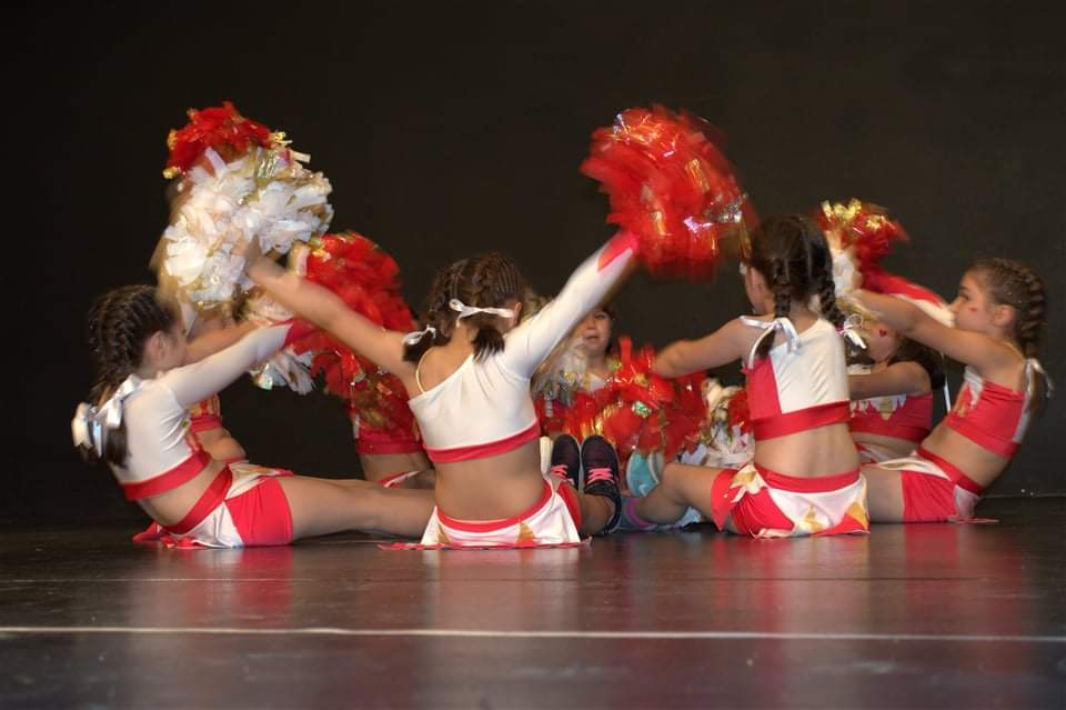 Cheerleading στη σχολή χορού Dance Connection