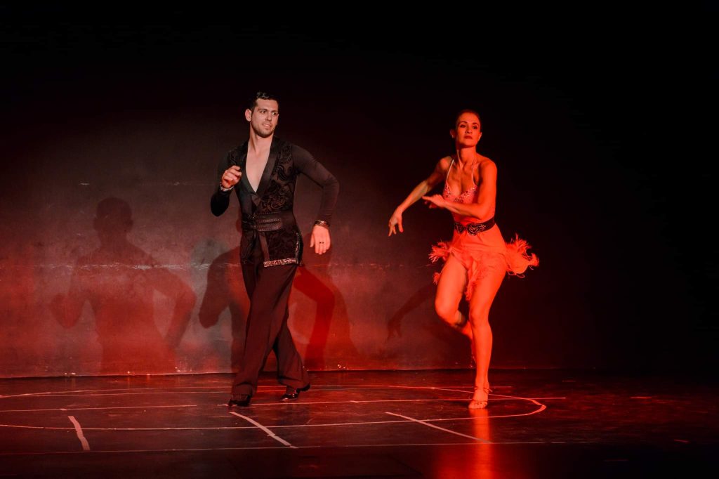 Latin - Salsa - Bachata  στη σχολή χορού Dance Connection